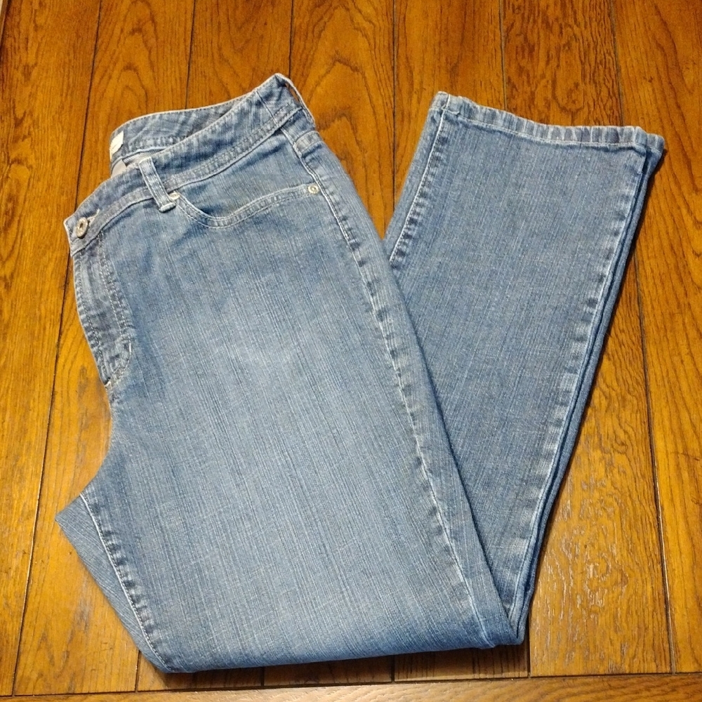 Chico's Platinum Light Blue Straight Leg Jeans Size 15 Short